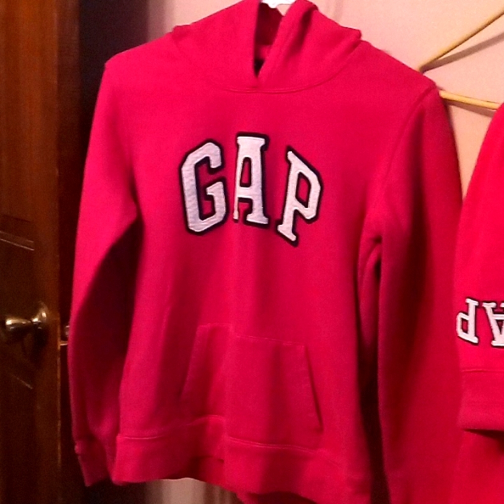 Gap sweats